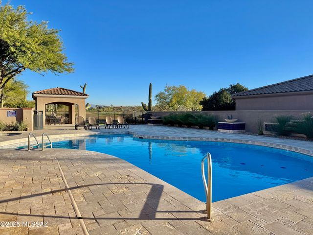 5926 N Campo Abierto, Tucson, AZ 85718
