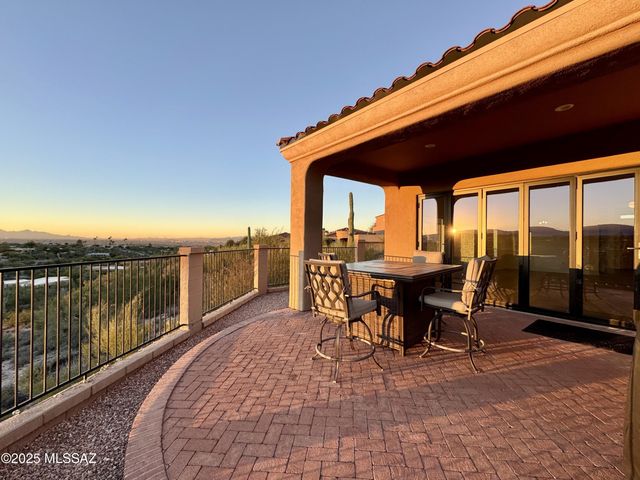 5926 N Campo Abierto, Tucson, AZ 85718