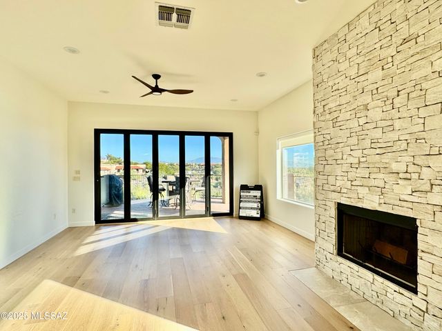 5926 N Campo Abierto, Tucson, AZ 85718