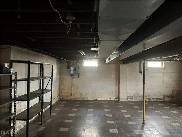 4234 Lake Road, Youngstown, OH 44511