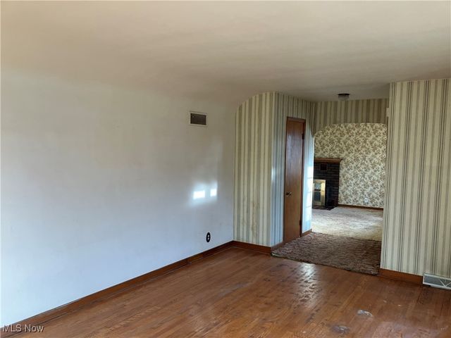 4234 Lake Road, Youngstown, OH 44511