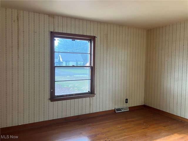 4234 Lake Road, Youngstown, OH 44511