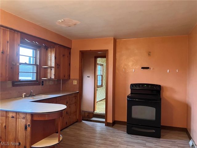 4234 Lake Road, Youngstown, OH 44511