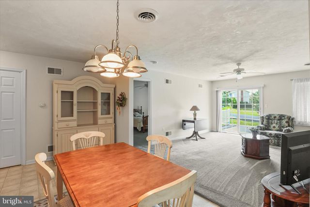 5 OXEN LN, New Oxford, PA 17350