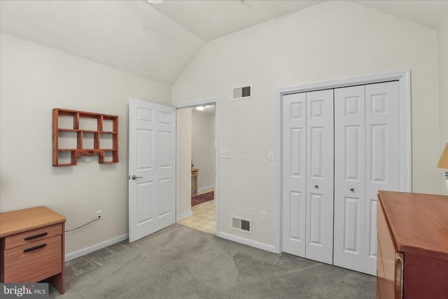 5 OXEN LN, New Oxford, PA 17350