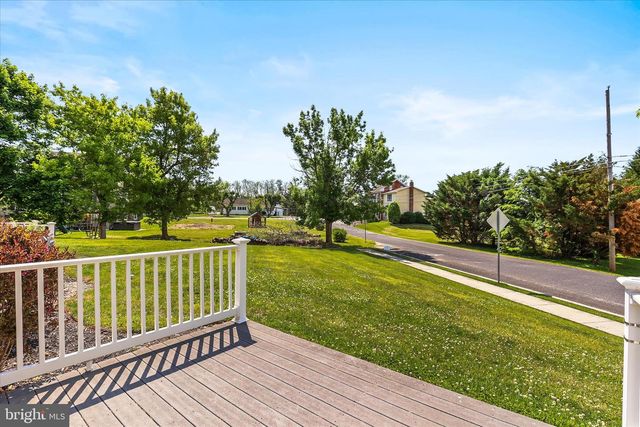 5 OXEN LN, New Oxford, PA 17350