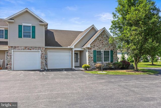 5 OXEN LN, New Oxford, PA 17350