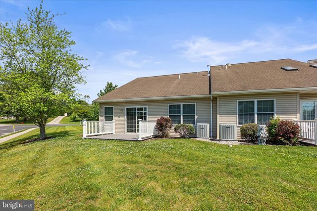 5 OXEN LN, New Oxford, PA 17350