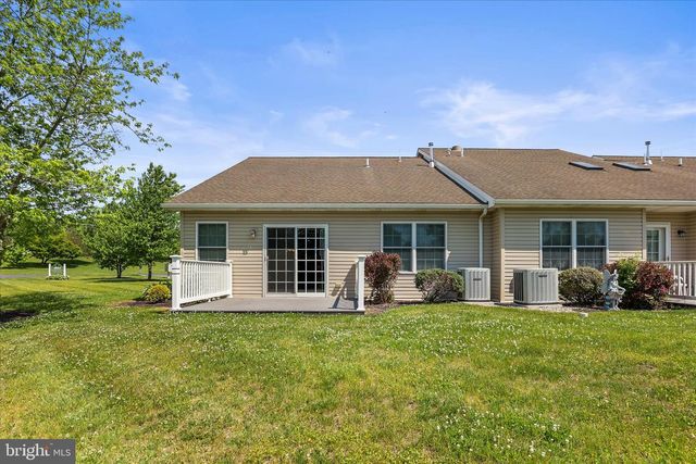 5 OXEN LN, New Oxford, PA 17350