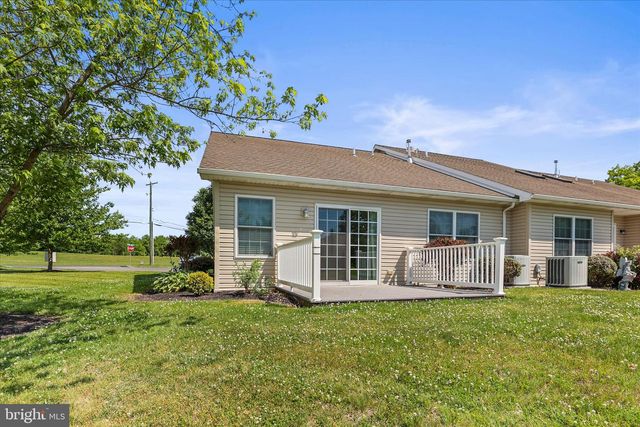 5 OXEN LN, New Oxford, PA 17350