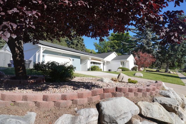 1115 S CANYON CREST DR, Bountiful, UT 84010