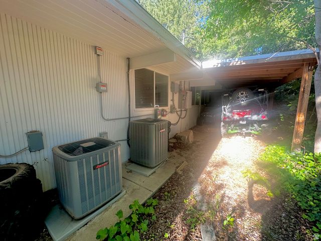 1115 S CANYON CREST DR, Bountiful, UT 84010