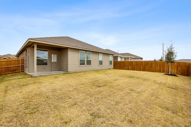 180 Tanager Drive, Rhome, TX 76078