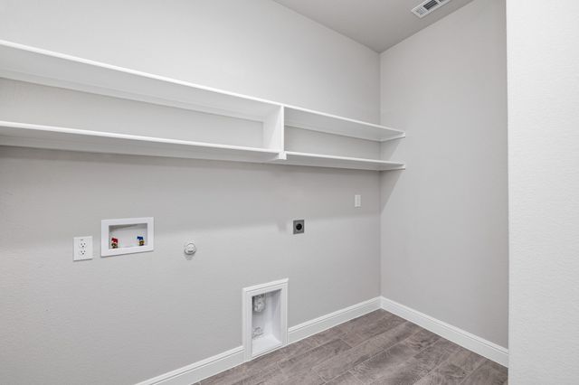 180 Tanager Drive, Rhome, TX 76078