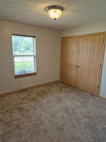 785 W Apache Street, Republic, MO 65738