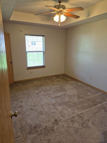 785 W Apache Street, Republic, MO 65738