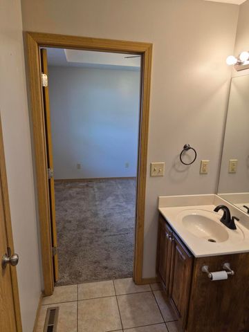 785 W Apache Street, Republic, MO 65738