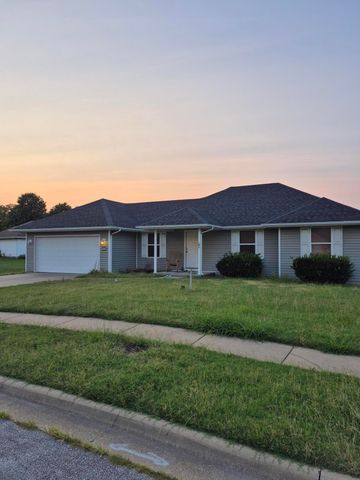 785 W Apache Street, Republic, MO 65738