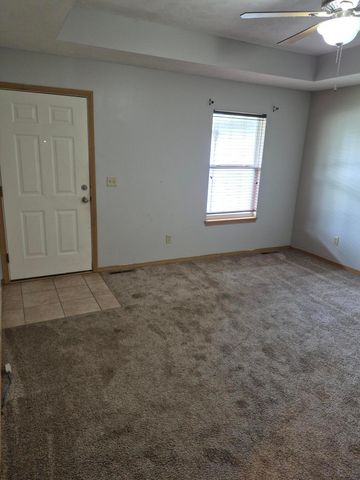 785 W Apache Street, Republic, MO 65738
