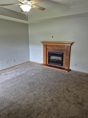 785 W Apache Street, Republic, MO 65738