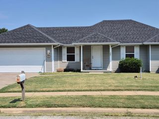 785 W Apache Street, Republic, MO 65738