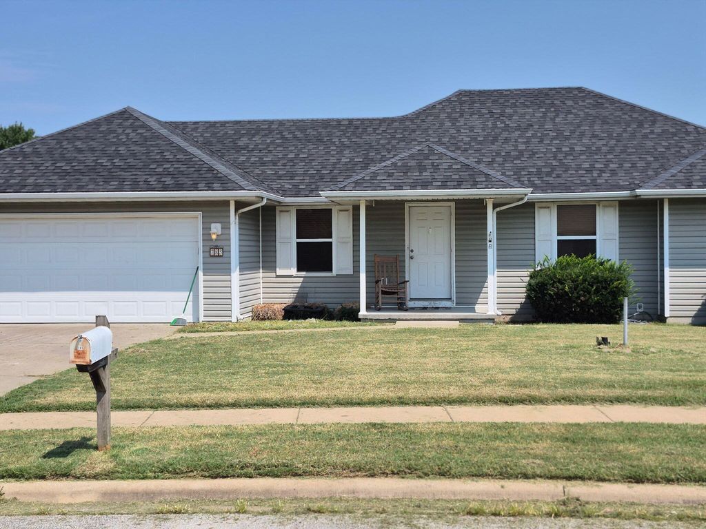 785 W Apache Street, Republic, MO 65738