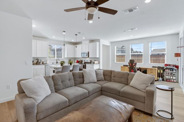 211 Starlight Pl, Lincoln, CA 95648