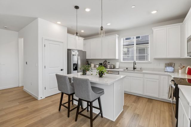 211 Starlight Pl, Lincoln, CA 95648