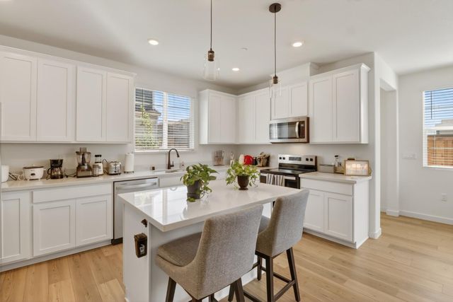 211 Starlight Pl, Lincoln, CA 95648