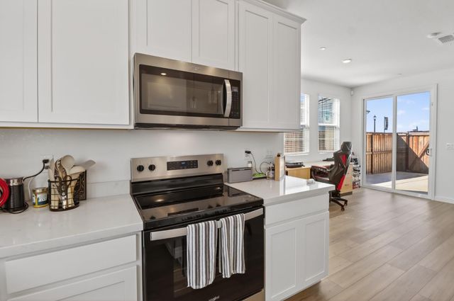 211 Starlight Pl, Lincoln, CA 95648