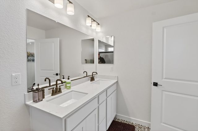 211 Starlight Pl, Lincoln, CA 95648