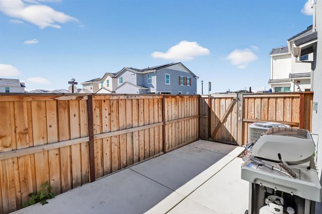 211 Starlight Pl, Lincoln, CA 95648