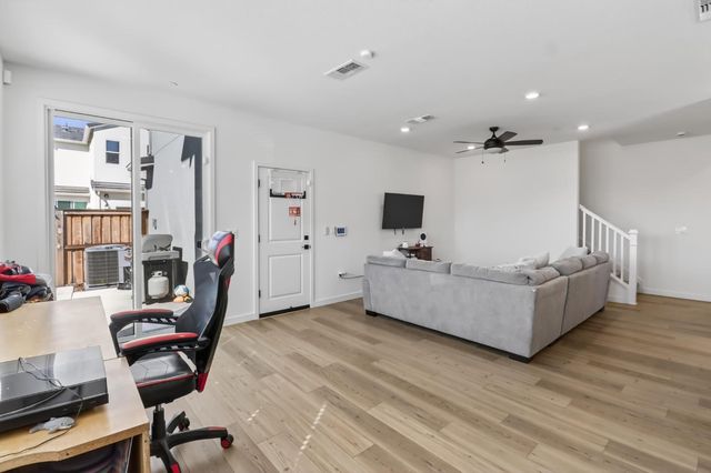 211 Starlight Pl, Lincoln, CA 95648