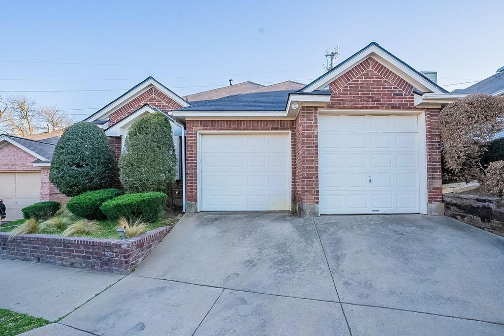 1224 Falcon Trail, Bedford, TX 76021 — exterior