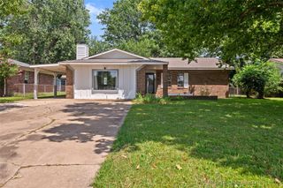 802 N Main Street, Wagoner, OK 74467