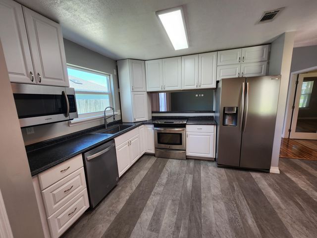 911 Lawton Court, Fort Walton Beach, FL 32547