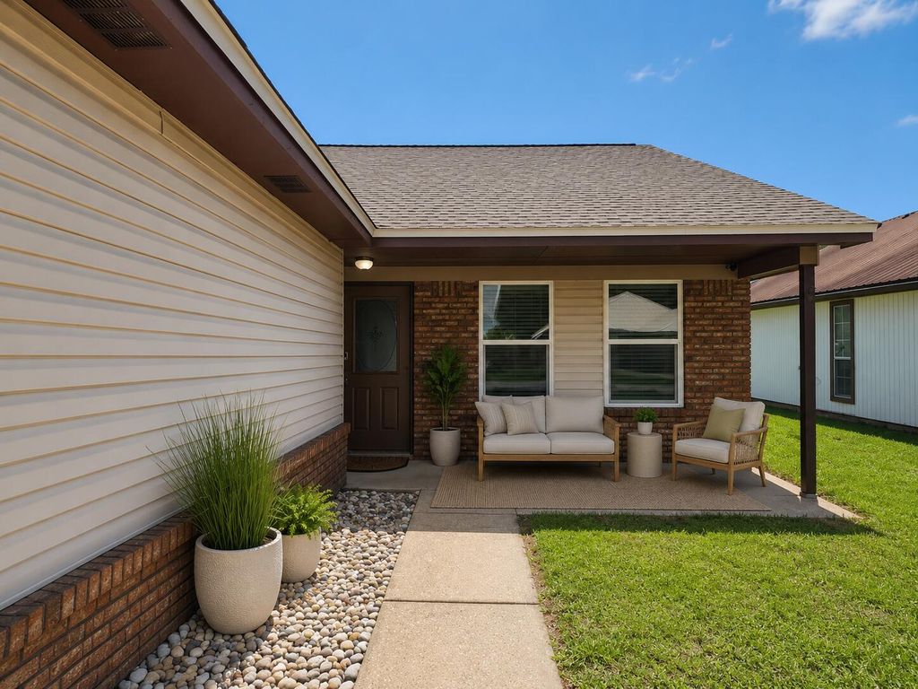 911 Lawton Court, Fort Walton Beach, FL 32547
