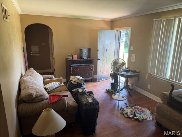 1277 Waldorf Drive, St Louis, MO 63137