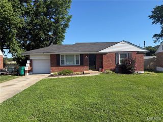 1277 Waldorf Drive, St Louis, MO 63137
