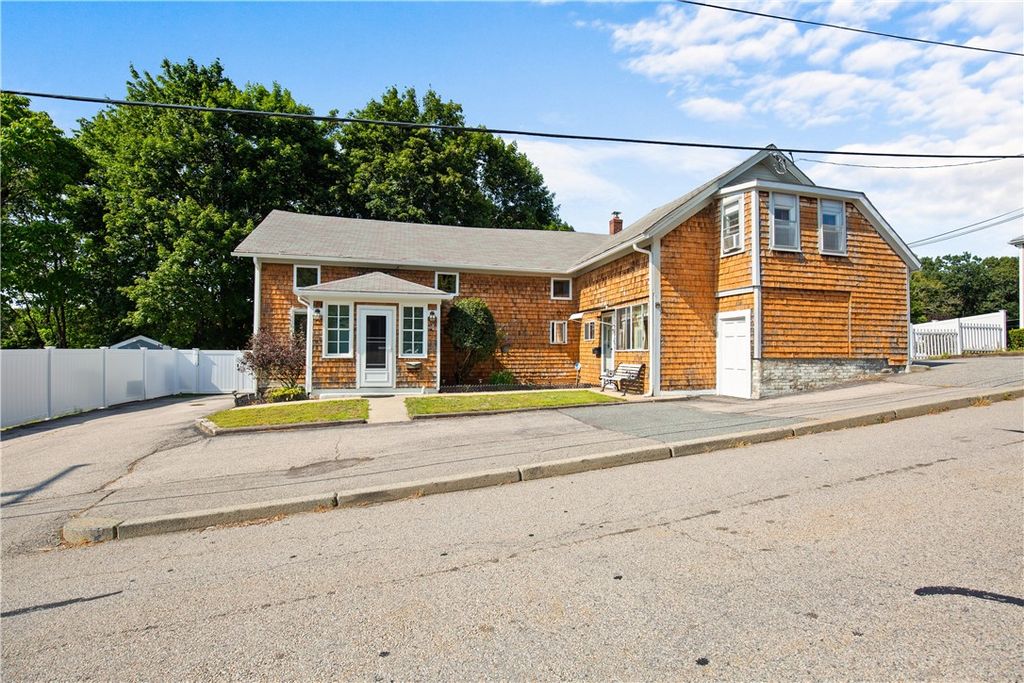 81 Summit Avenue, West Warwick, RI 02893