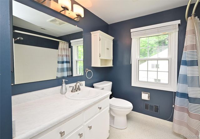 31310 Foxboro Way, Beverly Hills Village, MI 48025