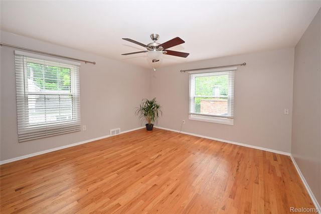31310 Foxboro Way, Beverly Hills Village, MI 48025