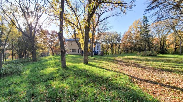 935 Lakewood Hills Road, Eagan, MN 55123