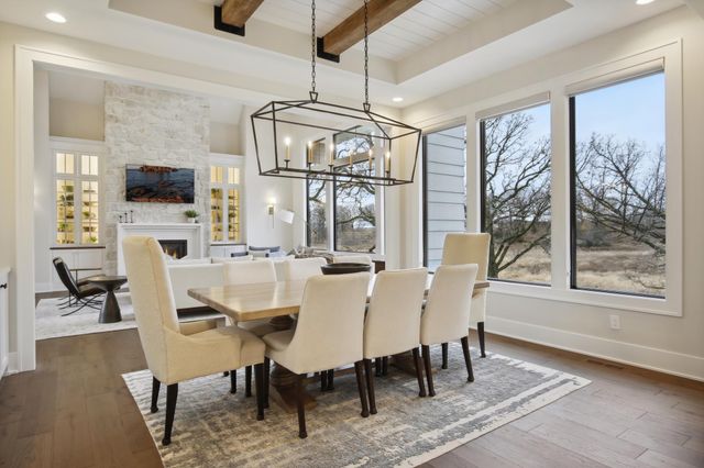 935 Lakewood Hills Road, Eagan, MN 55123