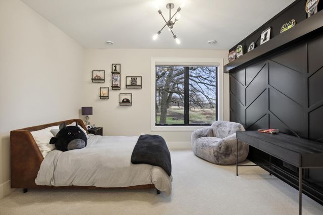 935 Lakewood Hills Road, Eagan, MN 55123