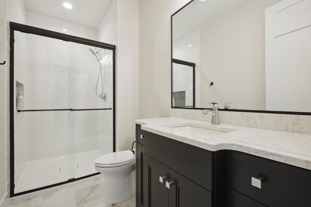 935 Lakewood Hills Road, Eagan, MN 55123