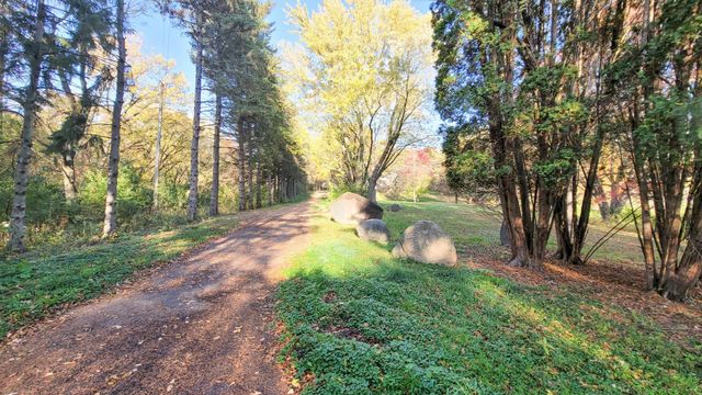 935 Lakewood Hills Road, Eagan, MN 55123