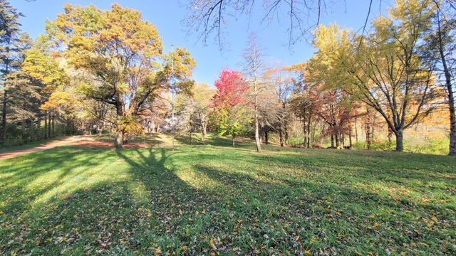 935 Lakewood Hills Road, Eagan, MN 55123