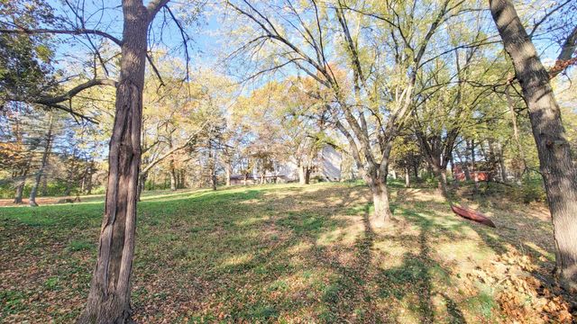 935 Lakewood Hills Road, Eagan, MN 55123