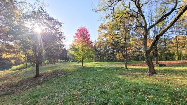 935 Lakewood Hills Road, Eagan, MN 55123